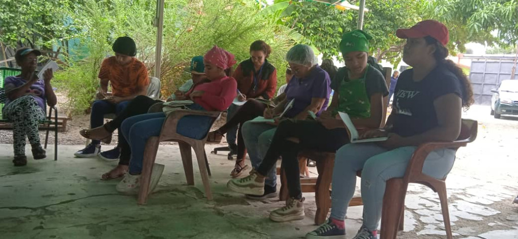 Participantes del Taller de Panadería navideña y Autoestima y valoración personal