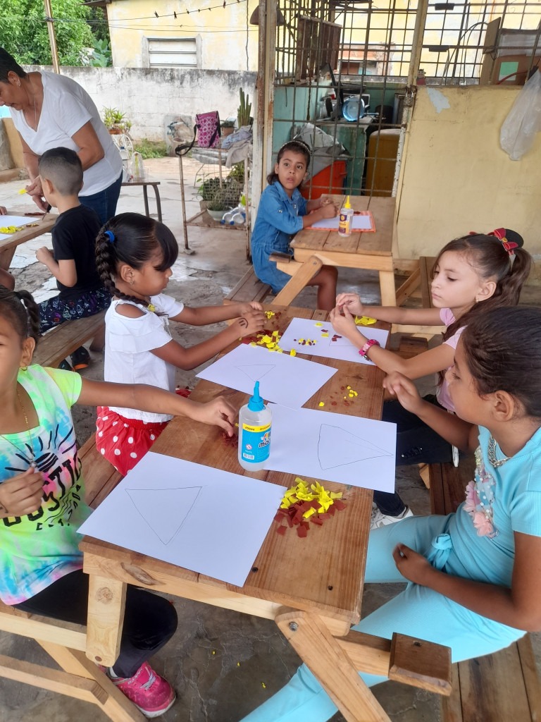 Niños en el taller 