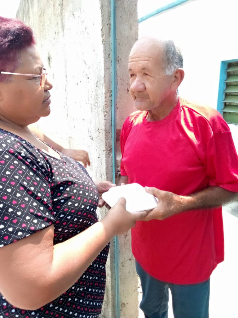 entrega de almuerzo adultos mayores