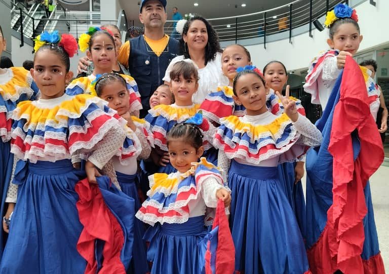 A.C. Escuela de Danza Amanecer Criollo presente en la 5ta Caminata Familiar 8K