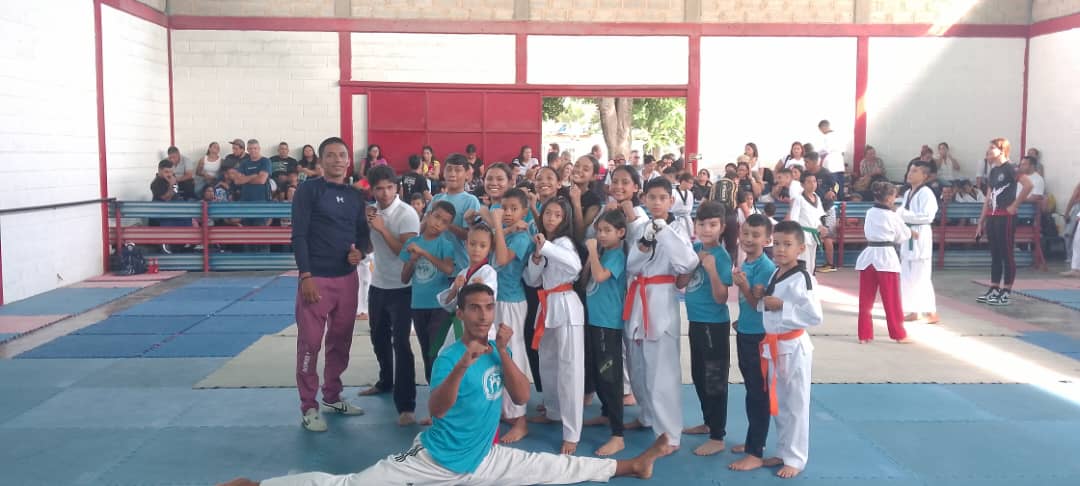 Los atletas de Taekwondo Los Aviadores conquistaron el 3er. lugar en el Festival Club La Victoria