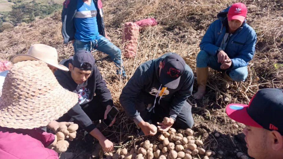 8 de Marzo siembra conocimiento y cosecha colaboración en Trujillo