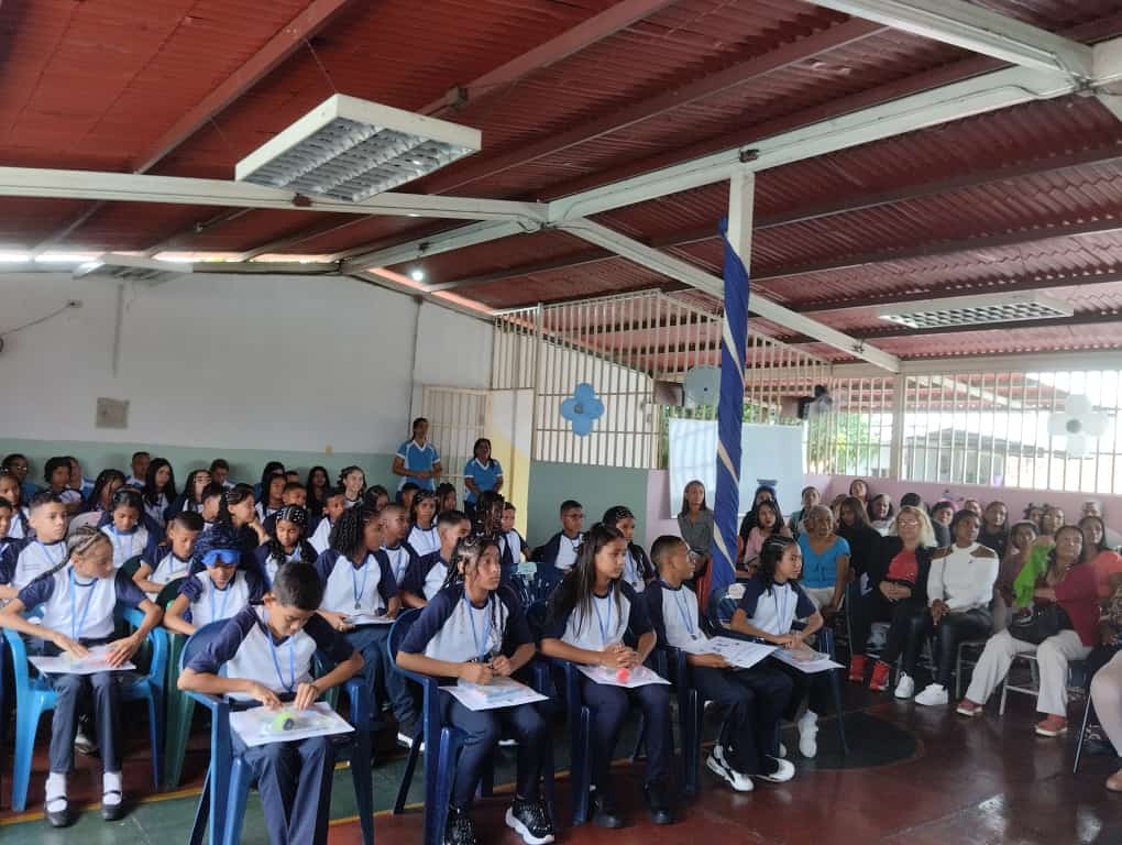 Cooperativa Fundación Niños de la Patria brilla en acto de promoción