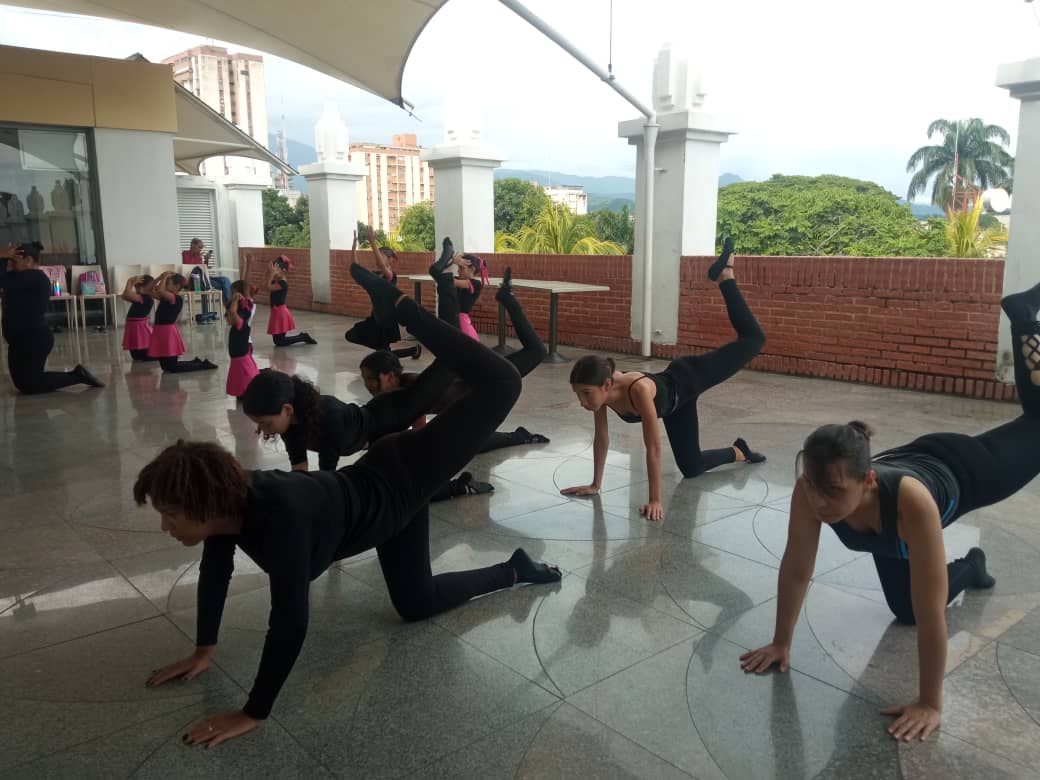 jóvenes bailarinas