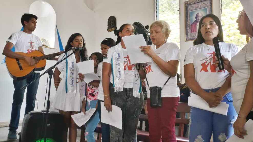 Ángeles de Fuego ilumina Marigüitar con su música en honor a Nuestra Señora del Rosario