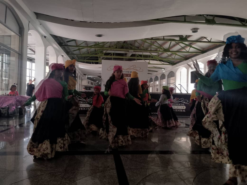 A.C. Amanecer Criollo celebra la llegada del Carnaval 2025