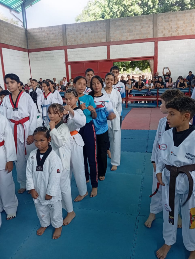 Taekwondo Los Aviadores brilló en la Copa Orlando Madera 2025