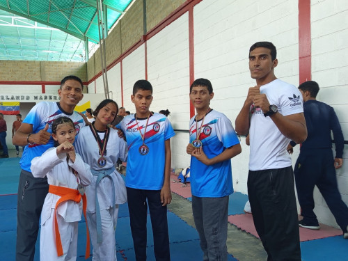 Taekwondo Los Aviadores brilló en la Copa Orlando Madera 2025