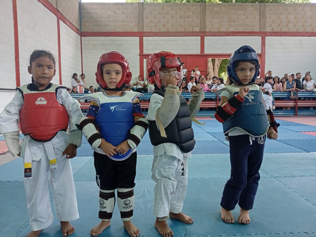 Taekwondo Los Aviadores brilló en la Copa Orlando Madera 2025