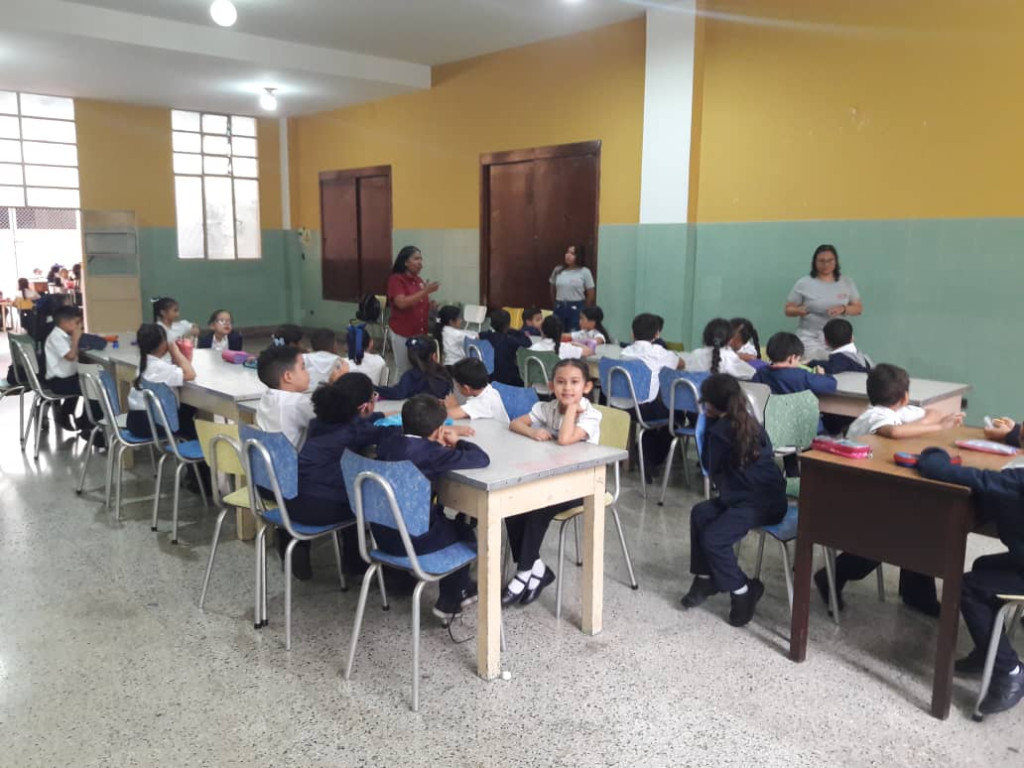 Aula abierta lleva arte y creatividad a estudiantes de Santa Rosalía junto al Museo de Bellas Artes