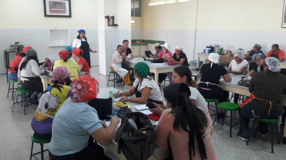Escuela de Vecinos La Pastora impulsa valores y emprendimiento en dos parroquias caraqueñas