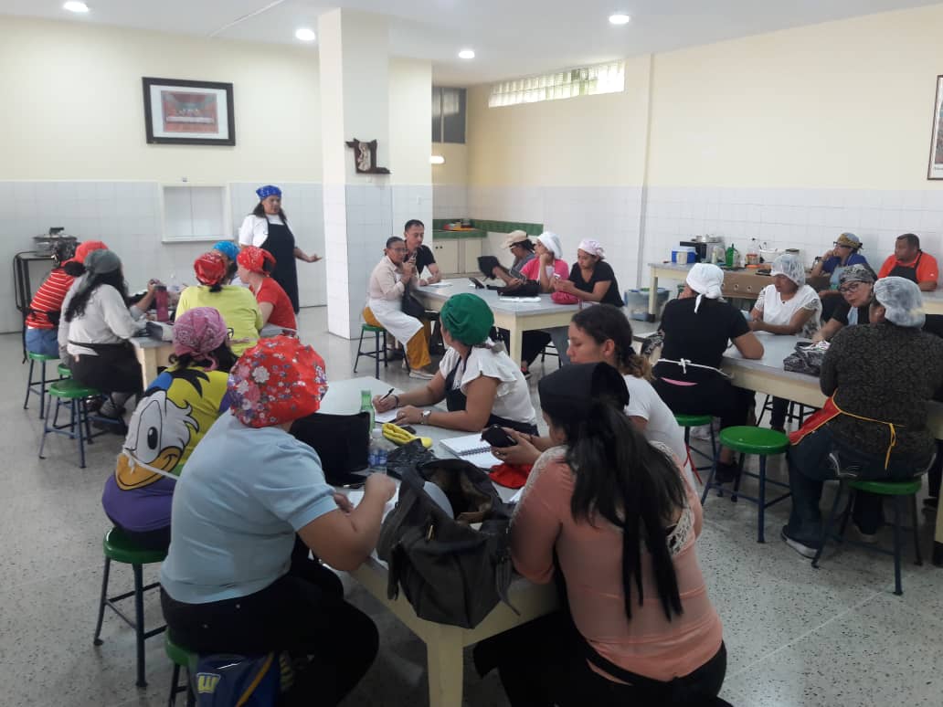 Escuela de Vecinos La Pastora impulsa valores y emprendimiento en dos parroquias caraqueñas