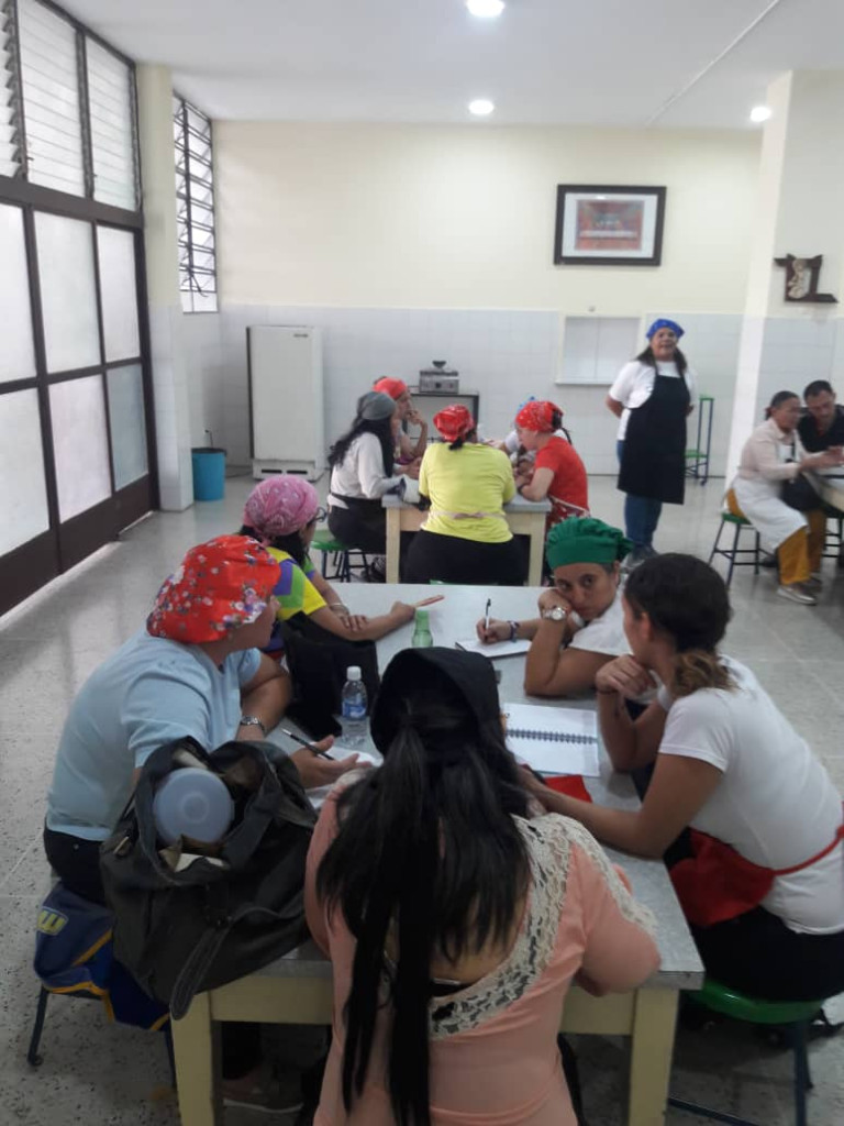Escuela de Vecinos La Pastora impulsa valores y emprendimiento en dos parroquias caraqueñas