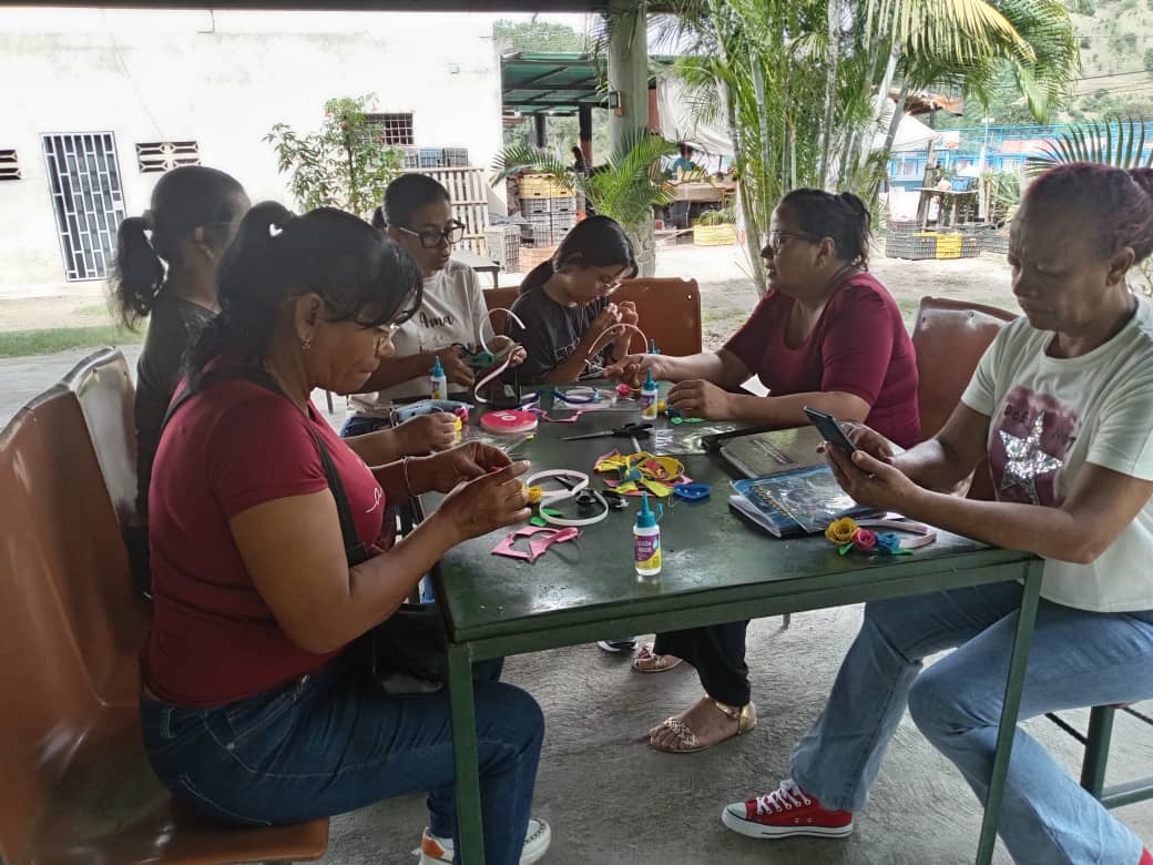 Asociación Civil Madres Organizadas Sembrando Cultura Organiza Talleres de Oficios en Turmero