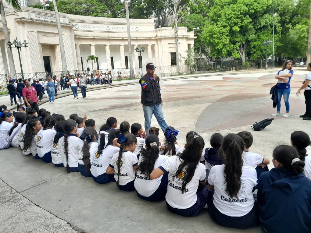 Niños de La Pastora recorrieron el Museo de Ciencias