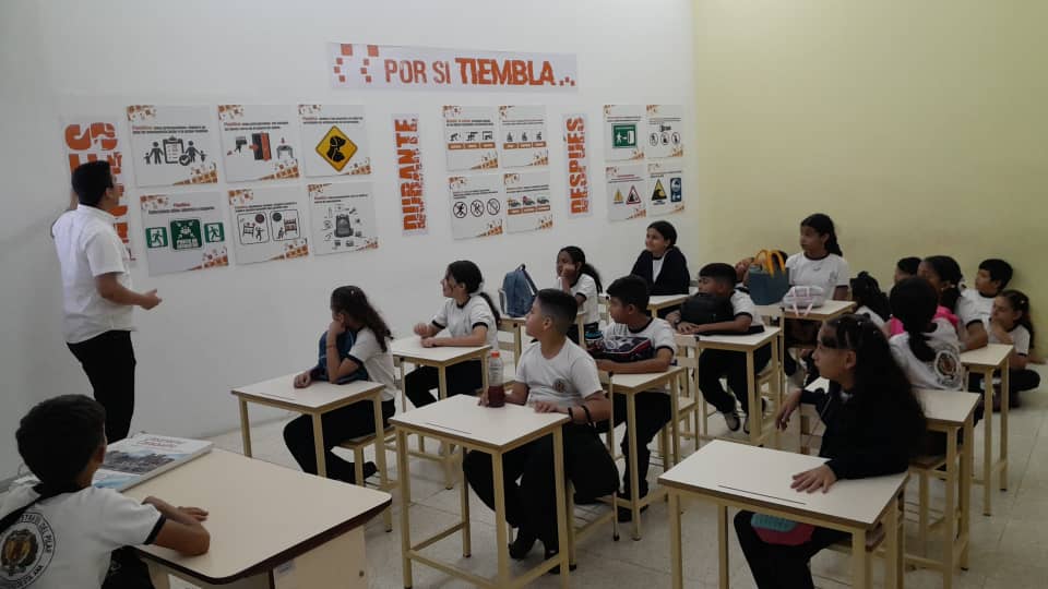 Niños de La Pastora recorrieron el Museo de Ciencias.
