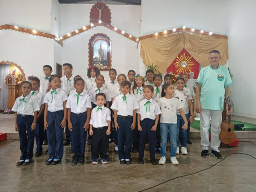 Voces que alegran: Los Luceritos celebraron el Día del Niño con folklore venezolano