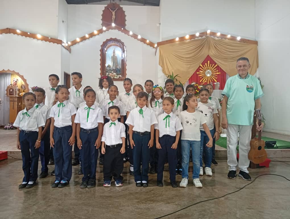 Voces que alegran: Los Luceritos celebraron el Día del Niño con folklore venezolano