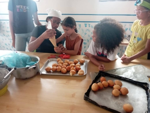 Niños y jóvenes de Calabozo endulzaron su aprendizaje con curso de repostería
