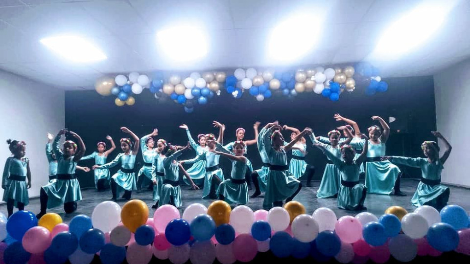 Danzas Amanecer Criollo celebró su 29° aniversario con una función llena de talento y emoción