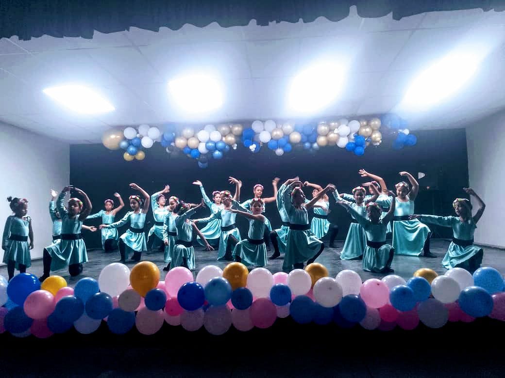 Danzas Amanecer Criollo celebró su 29° aniversario con una función llena de talento y emoción