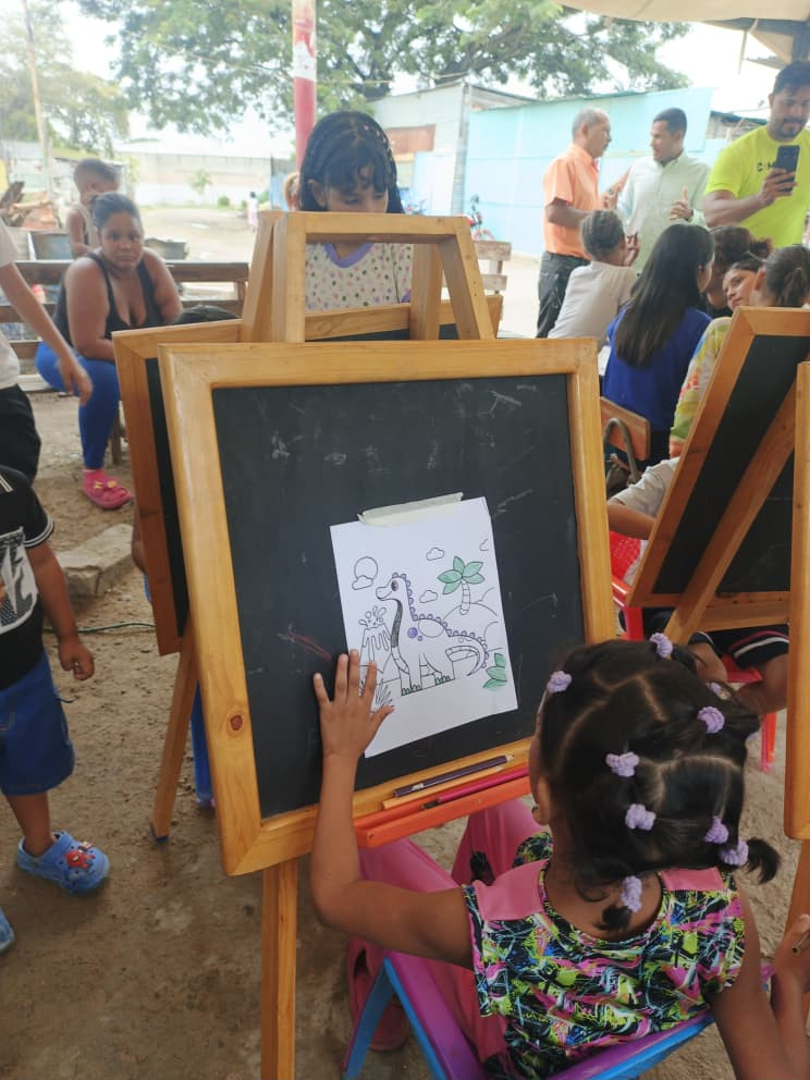 Jesed Mission Celebra la Niñez: Voluntarios y Comunidad Construyen una Jornada Inolvidable