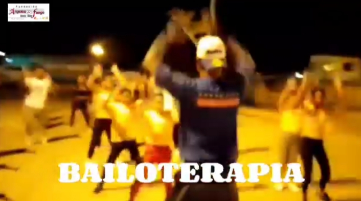 Bailoterapia con la Fundación Ángeles de Fuego Banda Show en Marigüitar