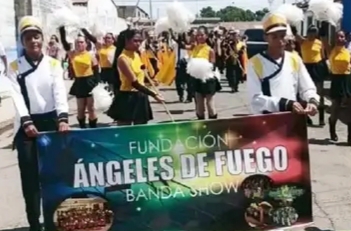 Banda Show Ángeles de Fuego Rinde Homenaje a la Cultura de Cumaná en Aniversario de Escuela Técnica
