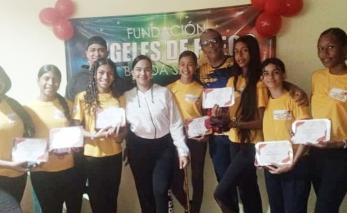 Ángeles de Fuego celebra II promoción del Jardín Musical
