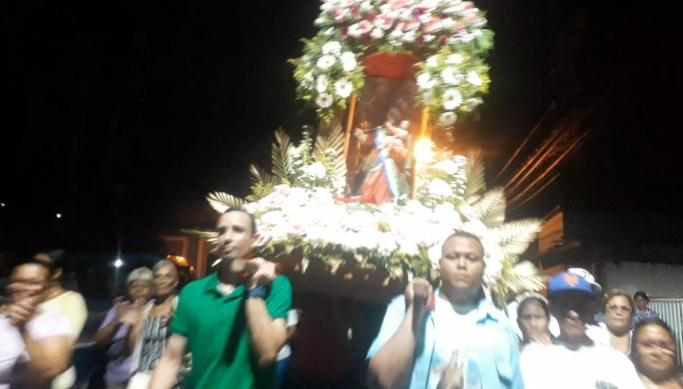 Ángeles de Fuego rinde tributo a la virgen del Rosario