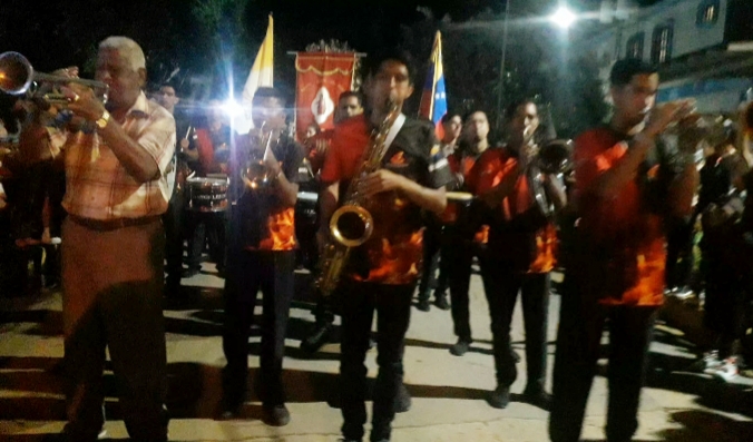 Ángeles de Fuego rinde tributo a la virgen del Rosario