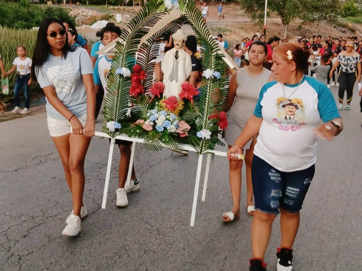 Ángeles de Fuego honra al doctor José Gregorio Hernández