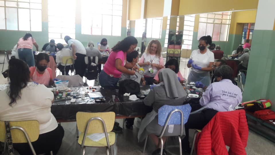 ¡Alianza Social! Empoderamiento Femenino con Resina Epoxi y Prevención de Violencia