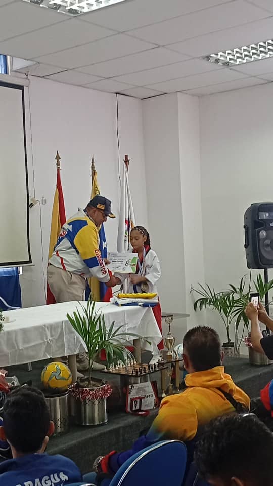 Municipio Libertador reconoce la excelencia deportiva de la Fundación Los Aviadores