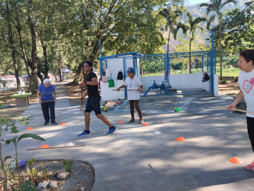 Bienestar en Movimiento: Fundación Los Aviadores promueve salud en adultos mayores de Valle Verde