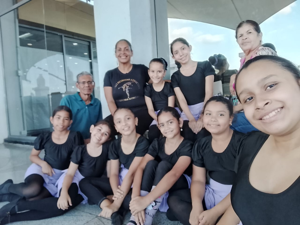 Magia y talento: Asocdanza deslumbra con la producción "El Mejor Regalo del Mundo"