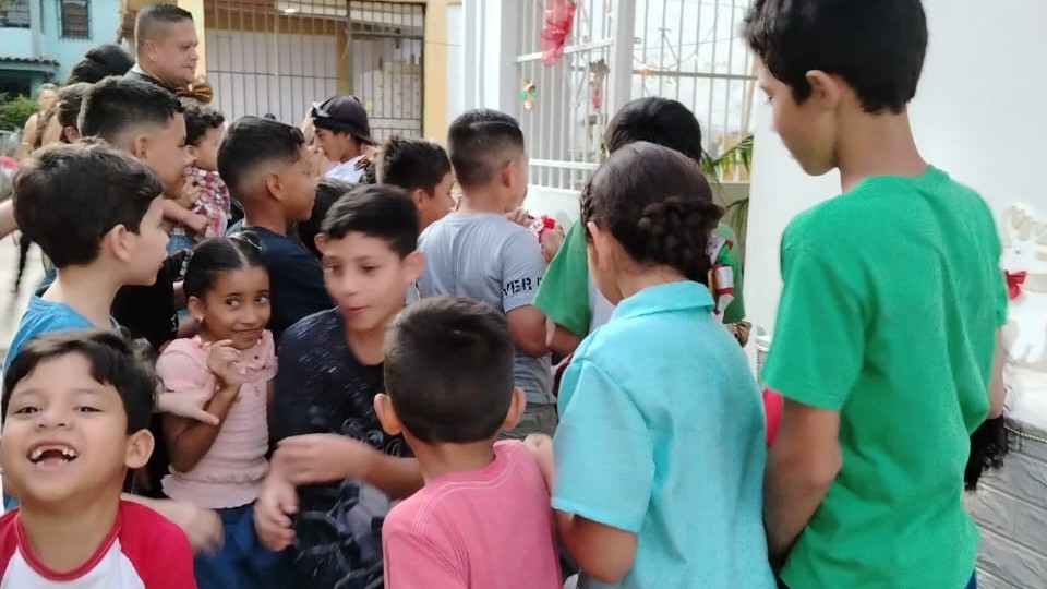 Consejo Comunal de La Isabelica celebra la Navidad con los niños del sector