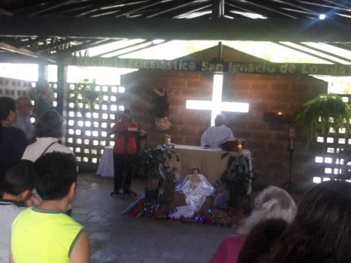 Escuela de Vecinos La Pastora acompaña la Paradura del Niño en Catuche