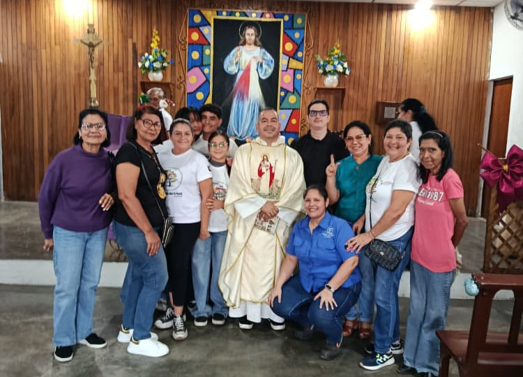 Fundación Sembrando Cultura por Venezuela recibe homenaje en Misa de Gallo