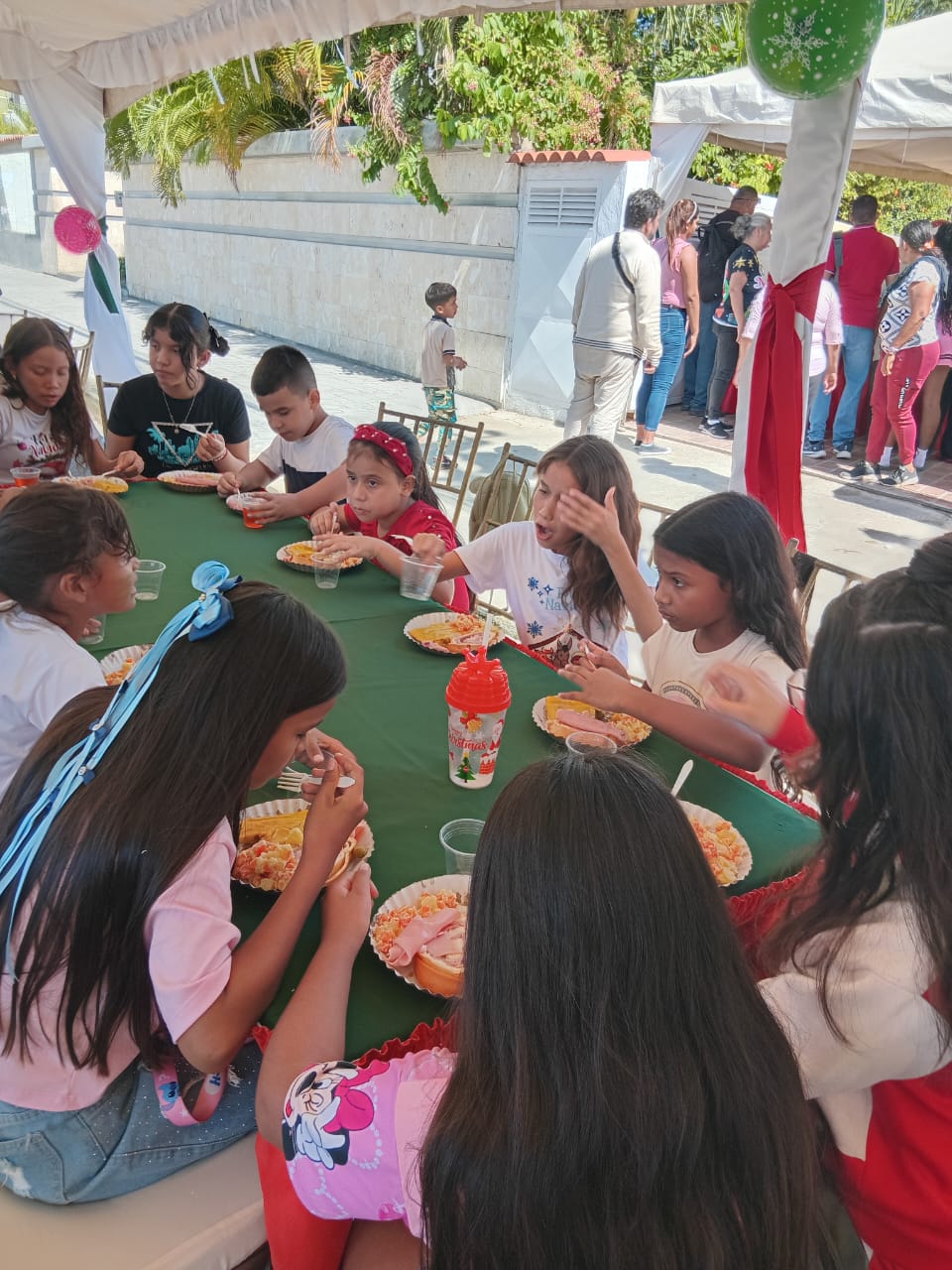 Consejo Comunal La Ceiba mantiene viva tradición navideña para los niños del sector
