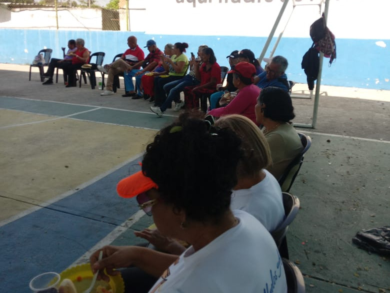 Sabores y memorias: Círculo de Abuelos "Eterna Juventud" celebra la amistad en San Joaquín