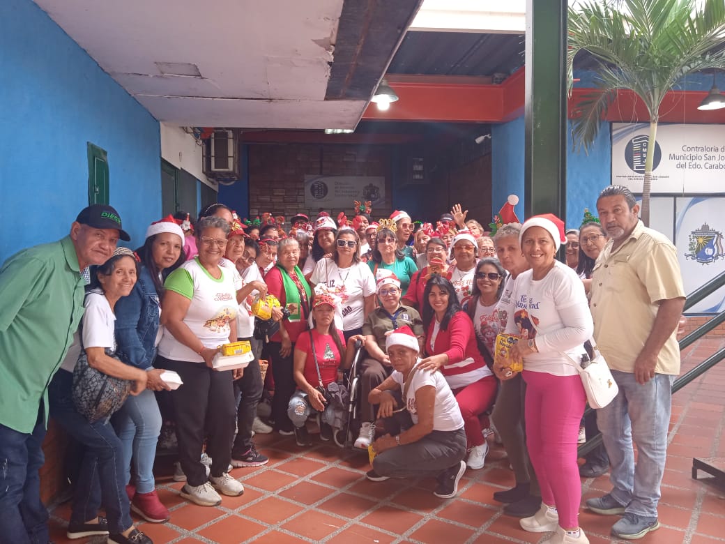 Gestión con Sentido Humano: Contraloría de San Joaquín agasaja a 69 integrantes del Círculo de Abuelos "Eterna Juventud"