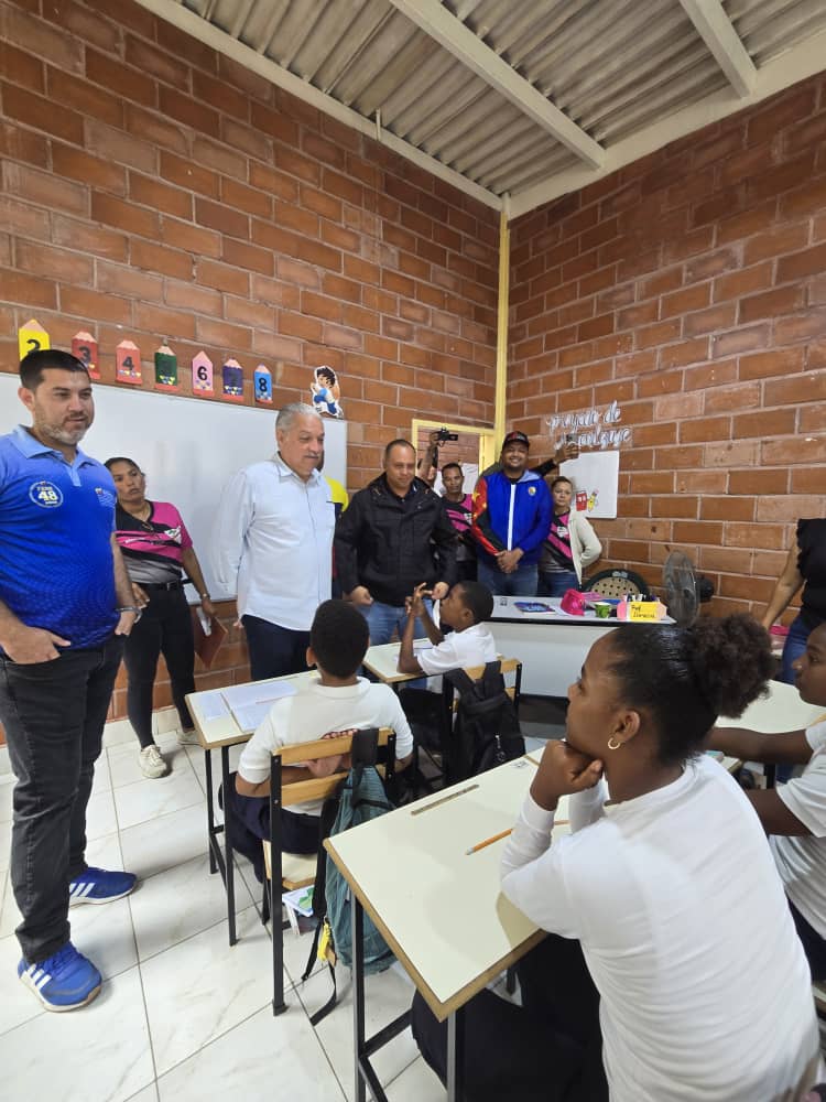 Alianza entre Juventud y Consejos Comunales impulsa proyectos sociales en Acevedo