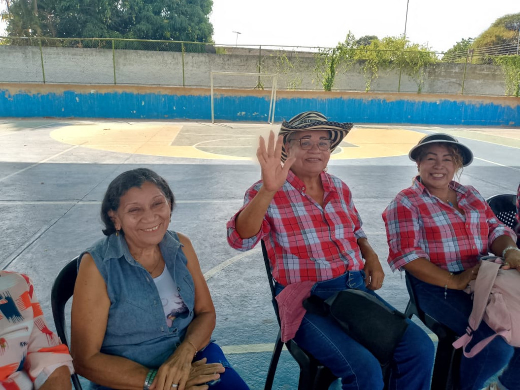 Estudiantes de la E.T.R. Alfredo Pietri protagonizan encuentro generacional en la comunidad El Remate