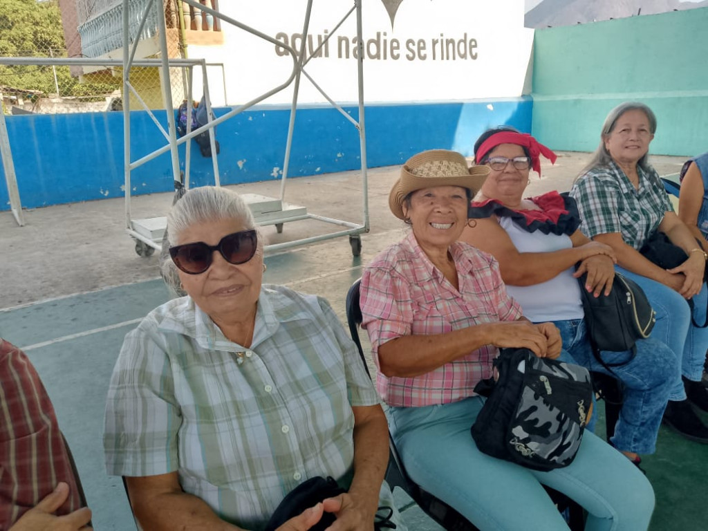 Estudiantes de la E.T.R. Alfredo Pietri protagonizan encuentro generacional en la comunidad El Remate
