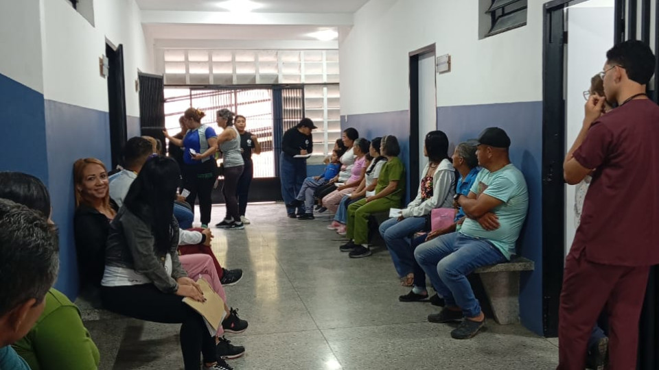 Amigos de Santos Luzardo coordinan charla informativa en el Ambulatorio "Laura Labellarte"