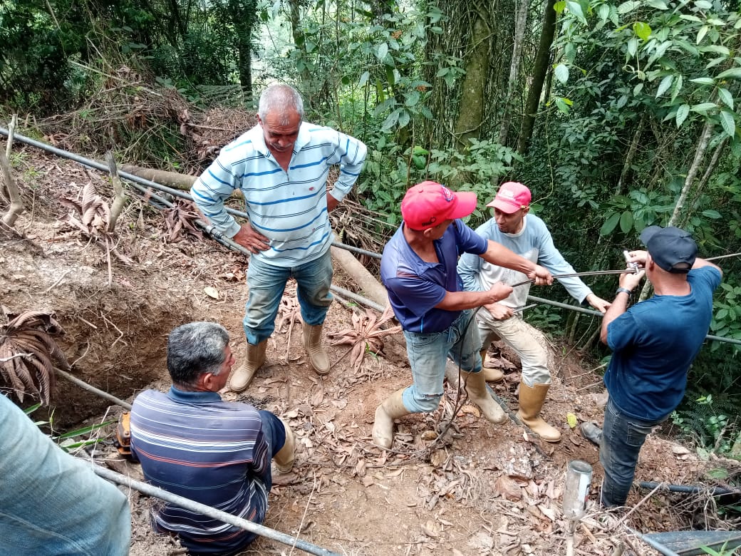 Comunidad del Cumbito fortalece la infraestructura de su acueducto rural