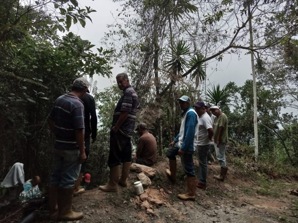 Comunidad del Cumbito fortalece la infraestructura de su acueducto rural