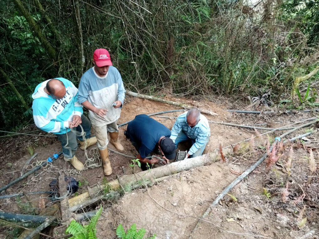 Comunidad del Cumbito fortalece la infraestructura de su acueducto rural